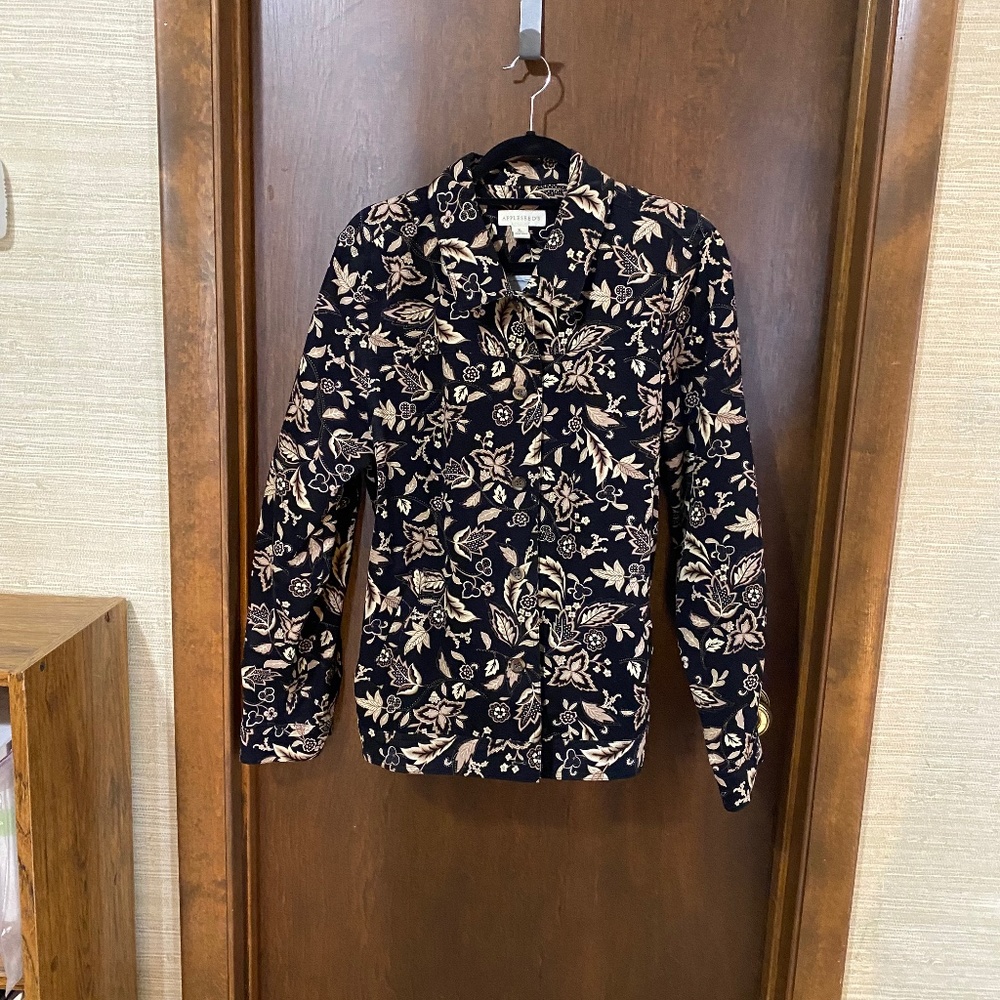 Appleseed's Floral and Leaf Pattern, Black/Tan Collared Jacket